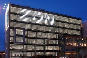ZON, rótulo luminoso